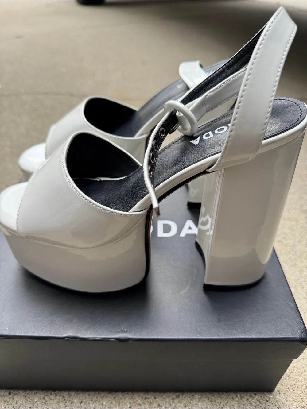 Lamoda White Patent Platform Peep-Toe Slingback Heels - Picture 1 of 5